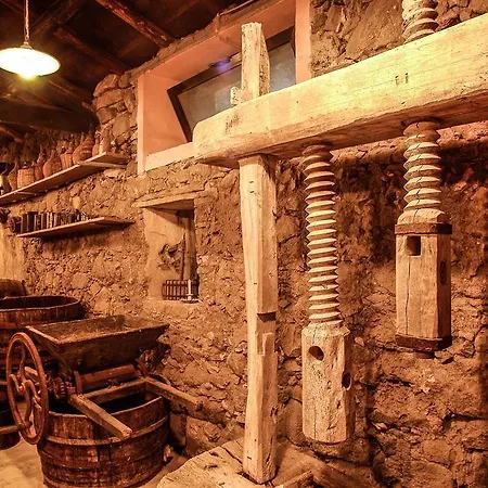 阿秀omu酒店 欧洛里